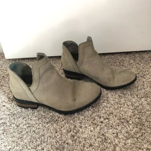 Sorel Lolla Cutout Bootie